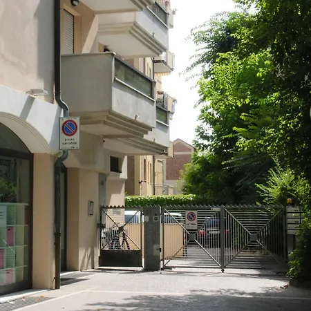 Sunny Andrea's * רימיני